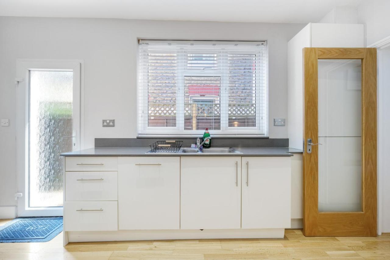 Luxury 3 Bedroom 2 Bathroom House, Fulham By 360Stays Лондон Екстер'єр фото