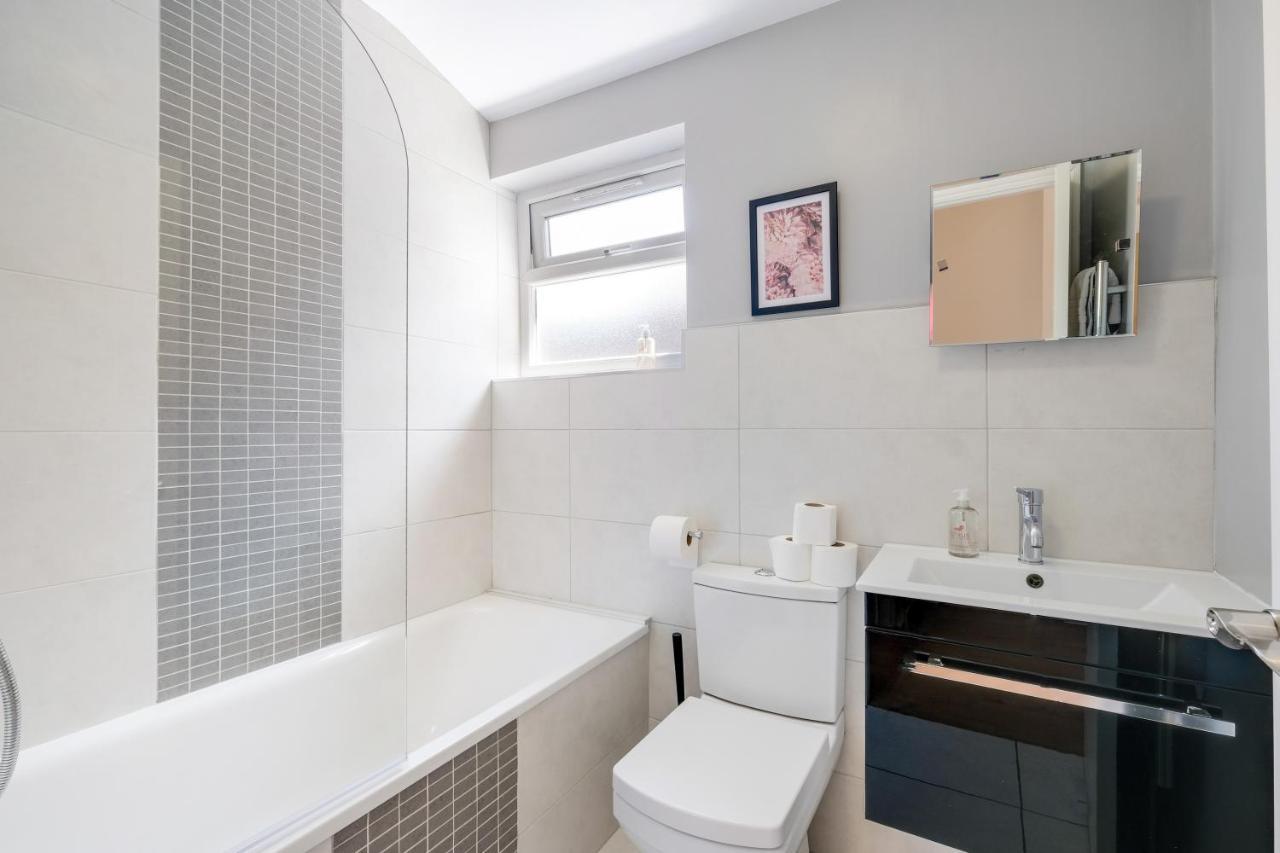 Luxury 3 Bedroom 2 Bathroom House, Fulham By 360Stays Лондон Екстер'єр фото